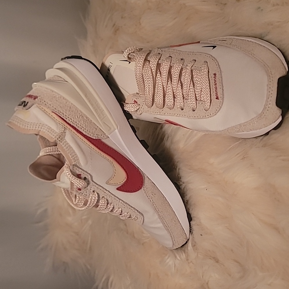 New size 5 Nike WAFFLE double swish